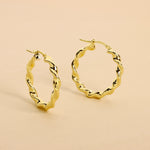 Carica l'immagine nella Galleria, Orecchini A Cerchio "Chiara"