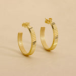 Carica l'immagine nella Galleria, Orecchini A Cerchio "Camilla"