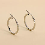 Carica l'immagine nella Galleria, Orecchini A Cerchio "Vittoria"