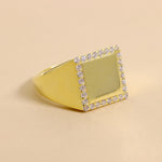 Carica l'immagine nella Galleria, Anello Chevalier Da Mignolo Quadrato con zirconi