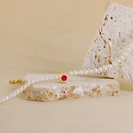 Carica l'immagine nella Galleria, Collana Di Perle Con Pietra A Cerchio